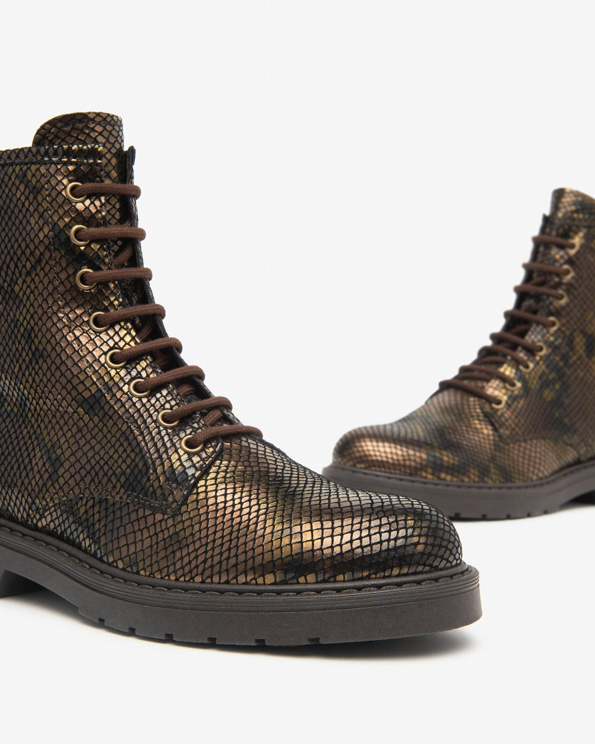 NeroGiardini bronze leather snakeskin effect combat boots