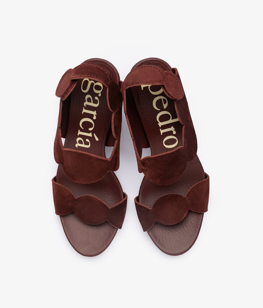 Pedro García burgundy suede sandal
