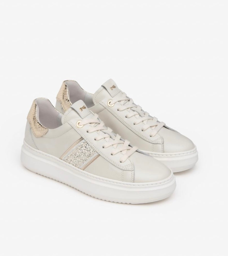 NeroGiardini Beige sneaker with gold glitter detail