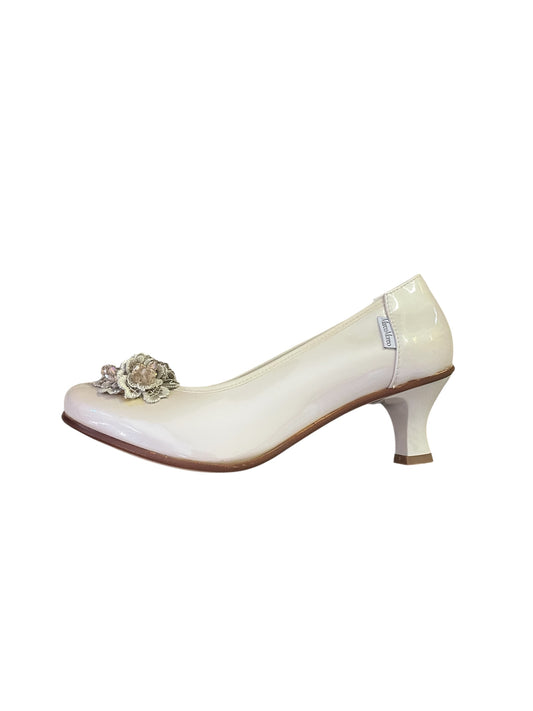 Marco Moreo ivory patent leather shoes