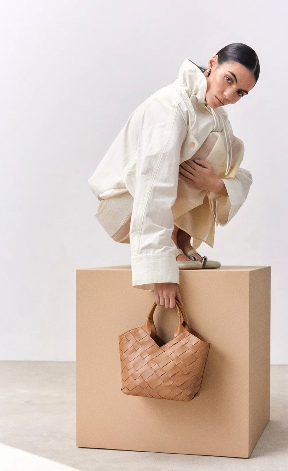 Alēo tan leather shopper handbag