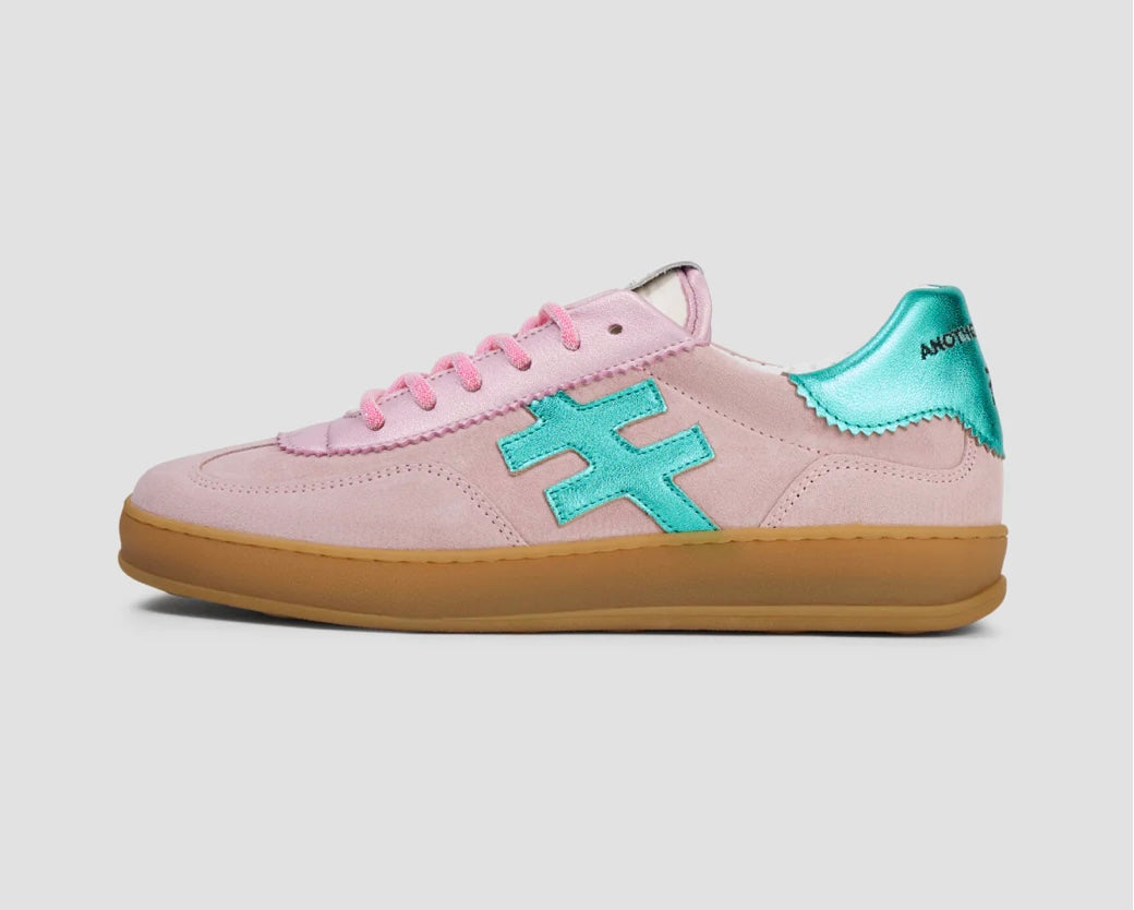 ANOTHER TREND dusky pink suede