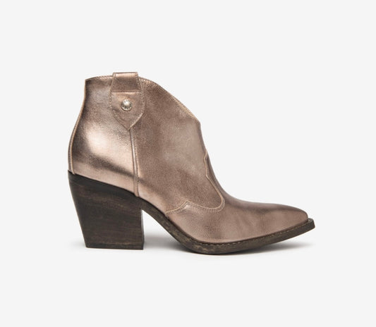 NeroGiardini Western style ankle boot