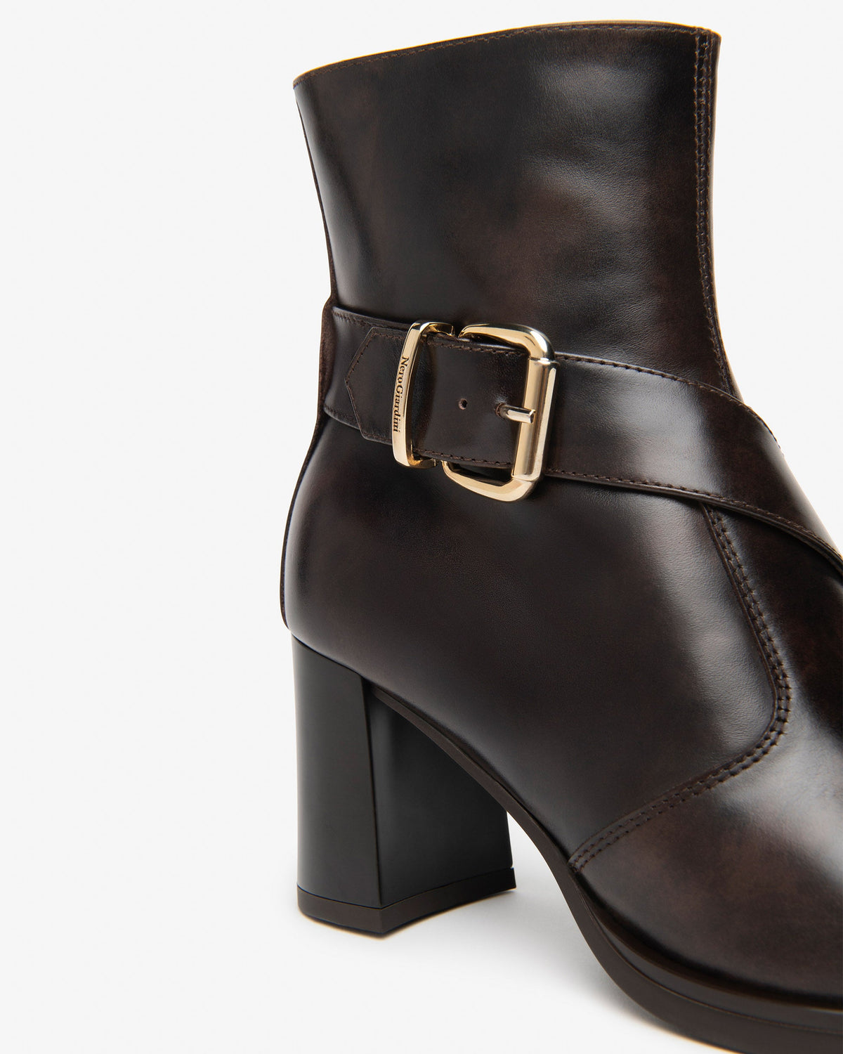 NeroGiardini brown leather ankle boots