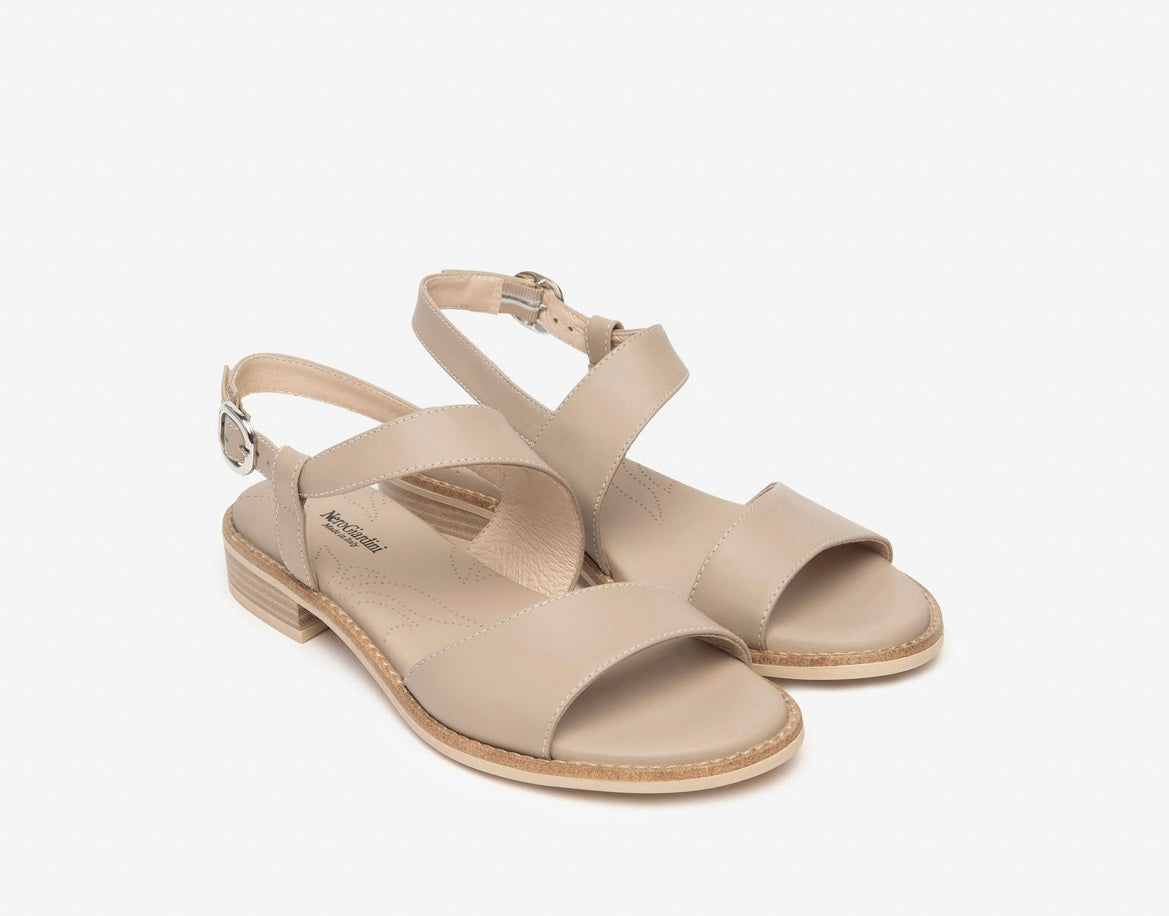 Nerogiardini nude leather sandals