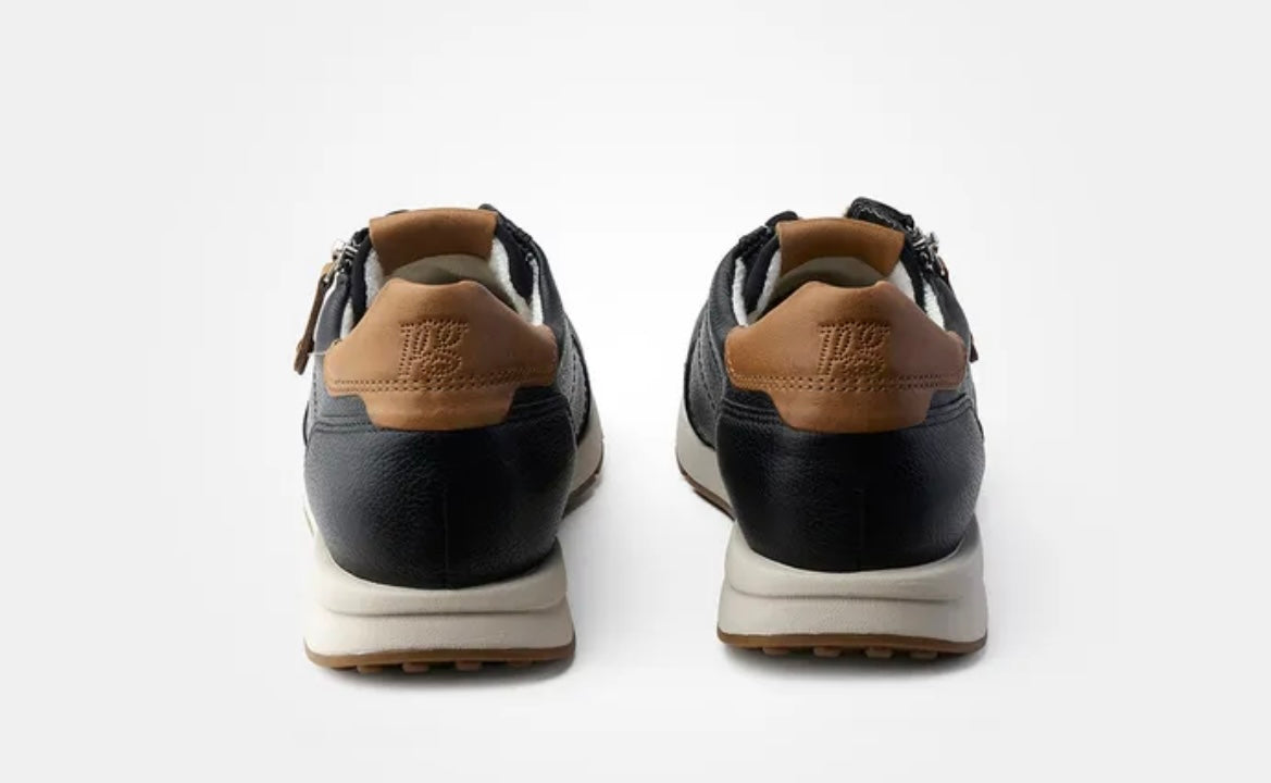 Paul Green black leather sneakers