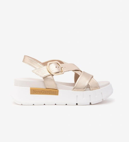 NeroGiardini gold leather platform sandals