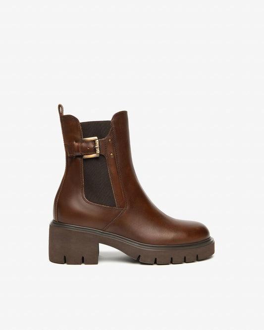 NeroGiardini brown leather chelsea boots