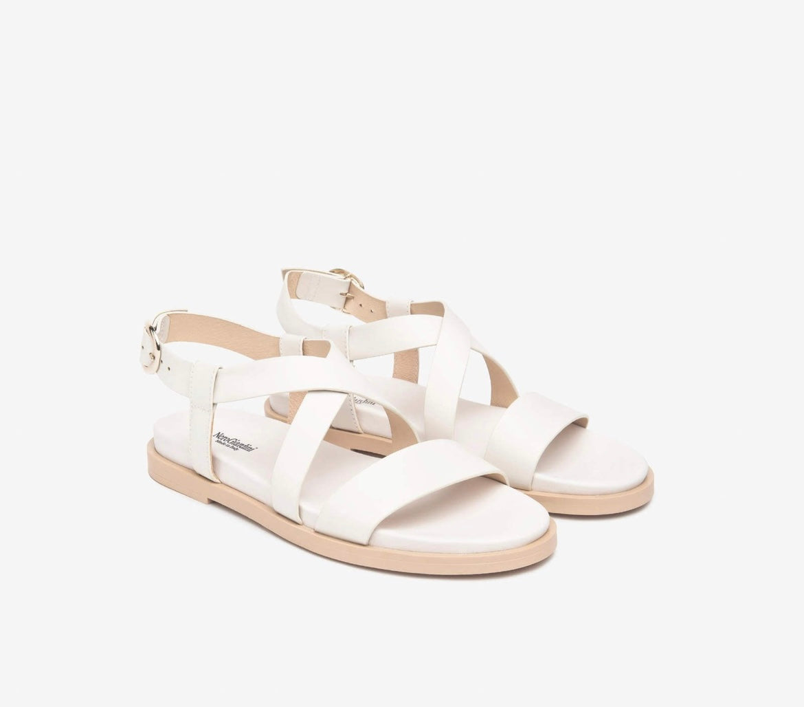 NeroGiardini cream leather flat sandals