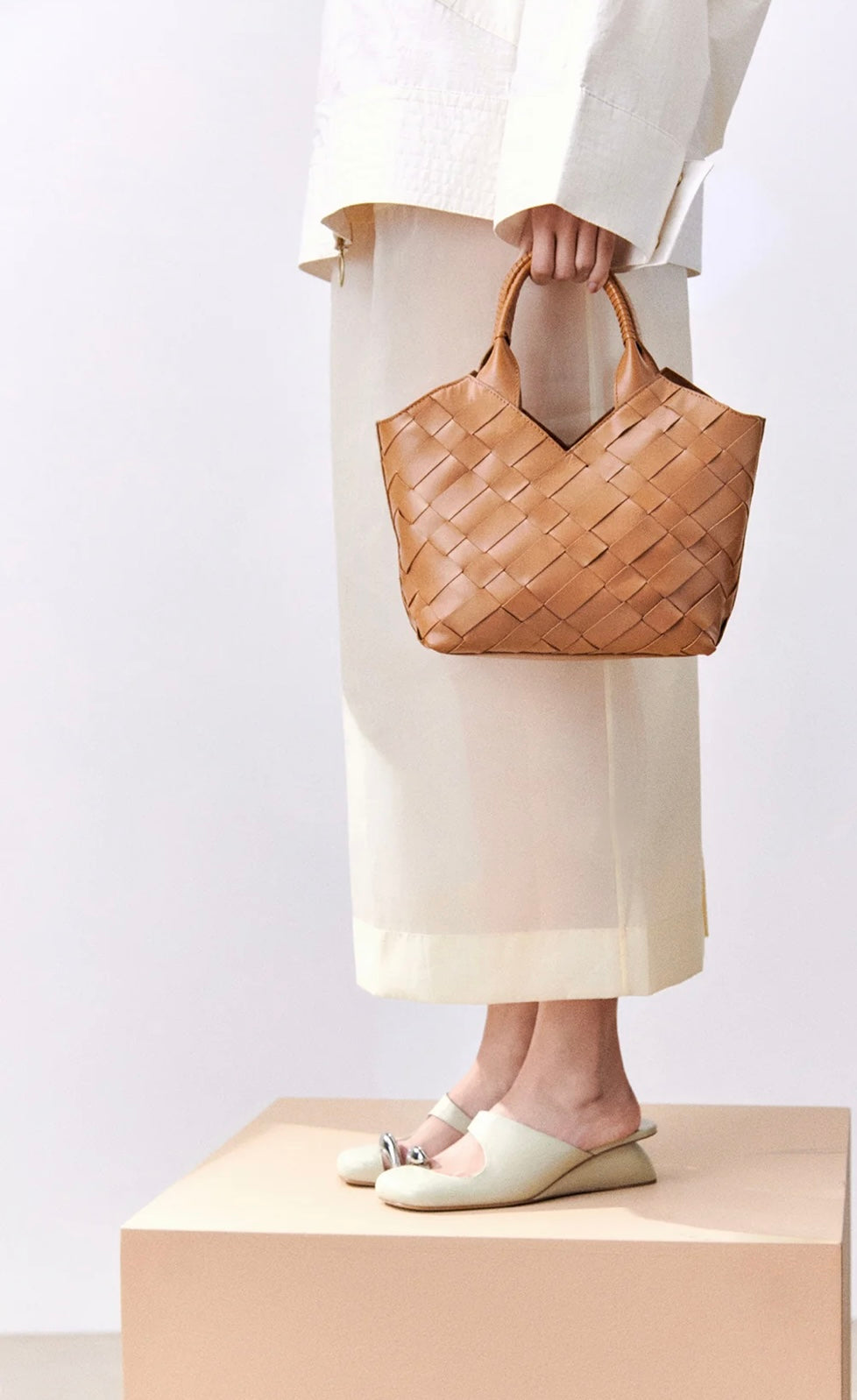 Alēo tan leather shopper handbag