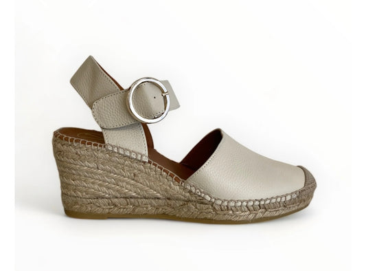Viguera cream leather wedges