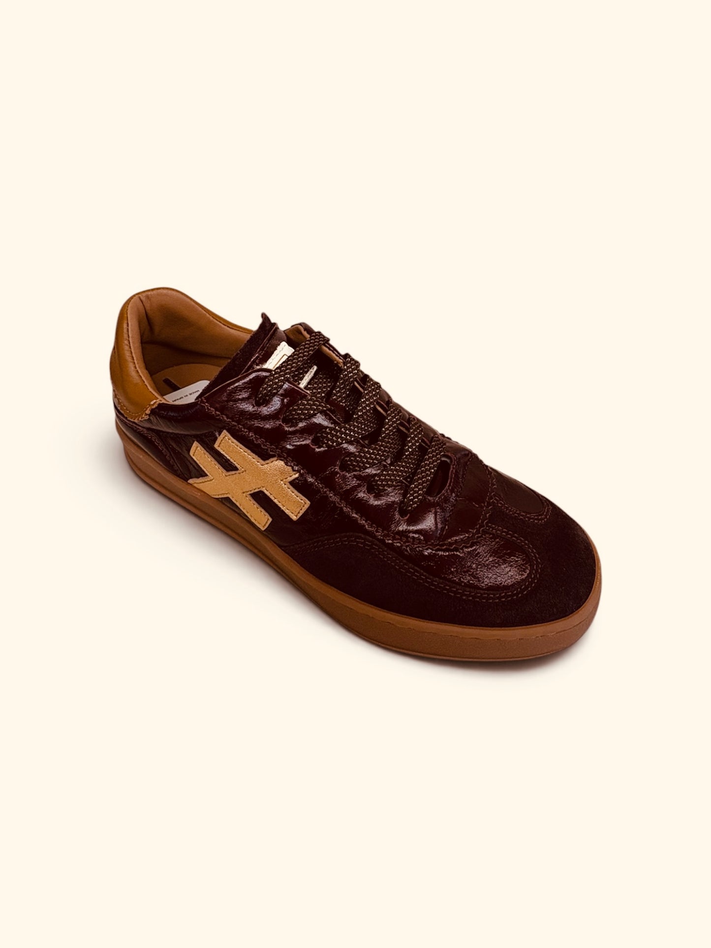 ANOTHER TREND burgundy sneaker