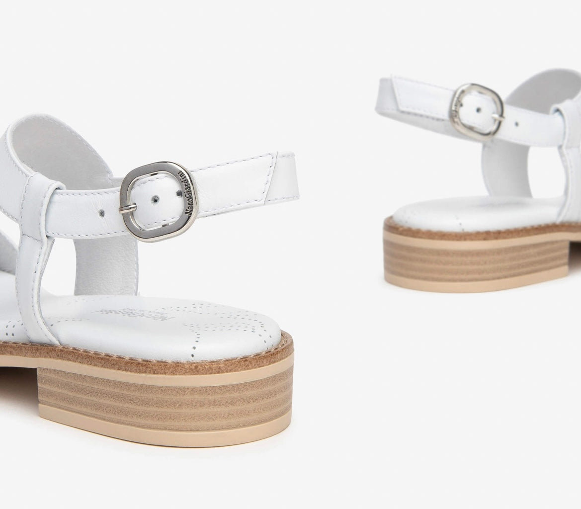 Nerogiardini white leather sandals