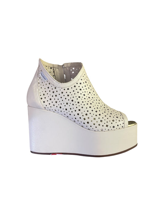 Marco Moreo cream leather platform wedges