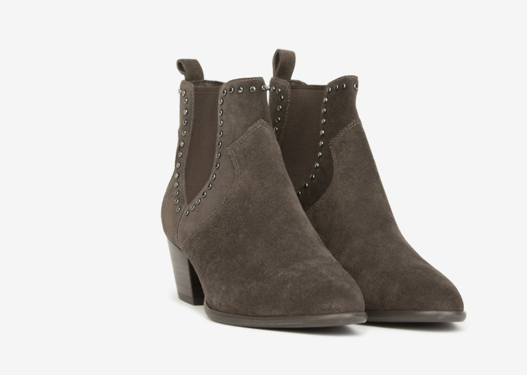 ASH FUNK brown suede western style boot with Cuban heel & studs