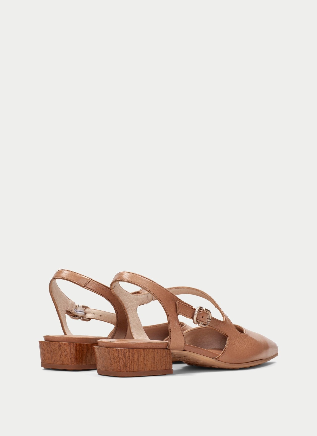 Hispanitas almond leather pointed slingback shoes