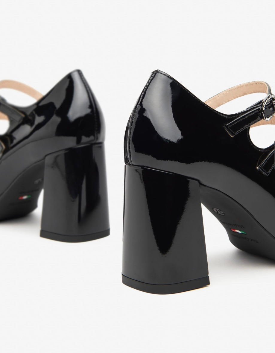 Nerogiardini black patent leather shoes