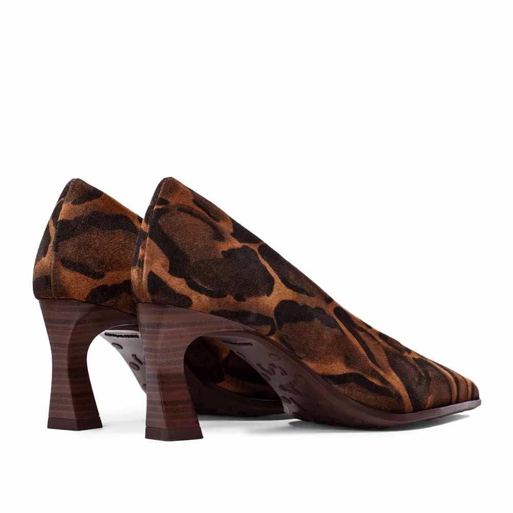 Hispanitas animal print pumps