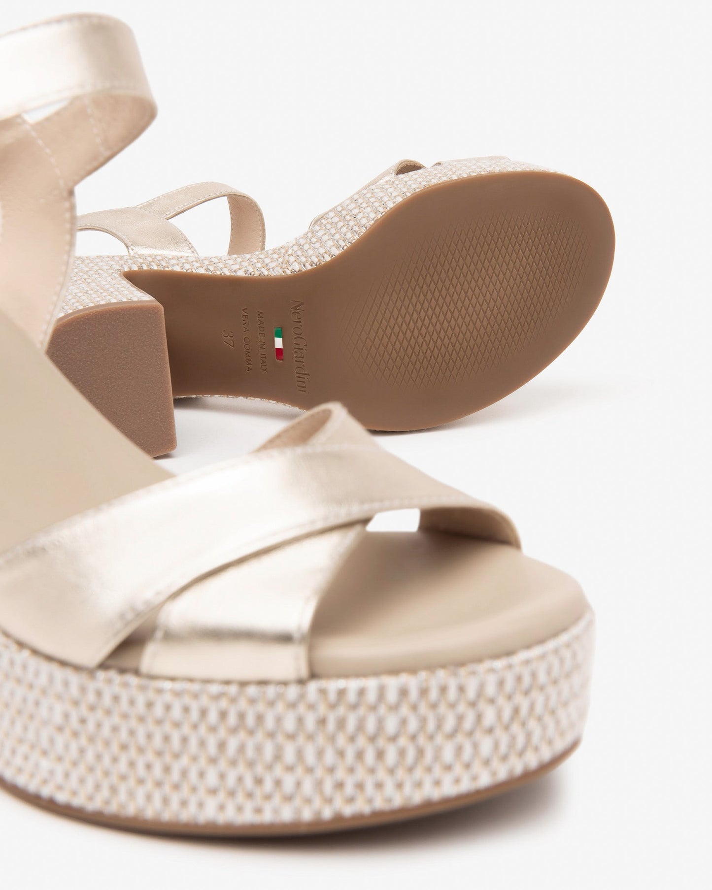 NeroGiardini gold leather platform sandals