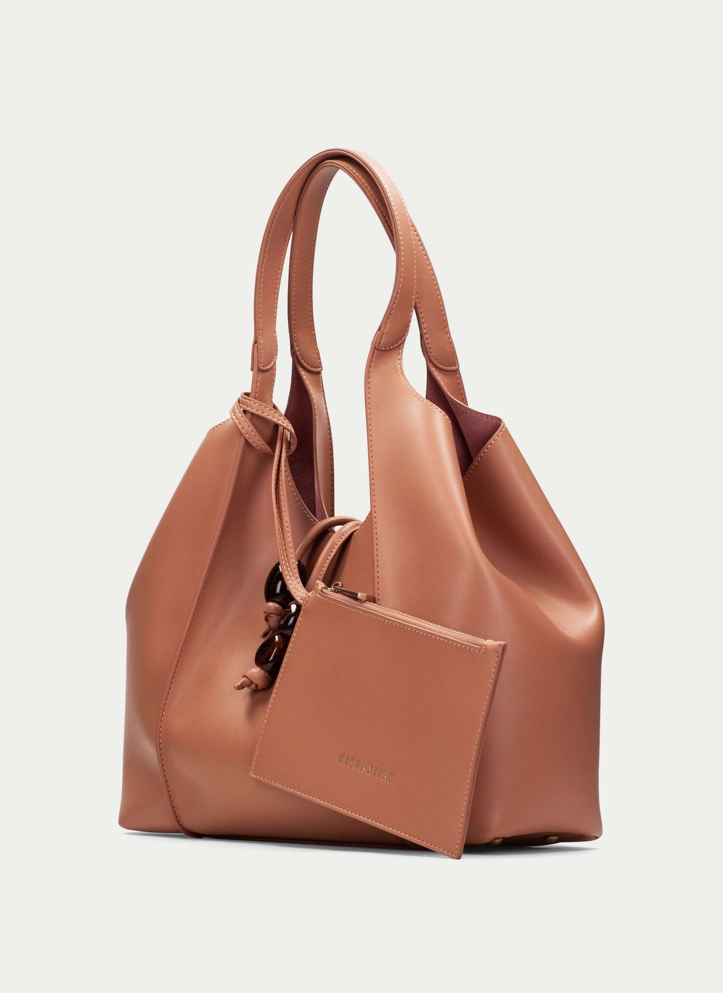 Hispanitas tan shopper